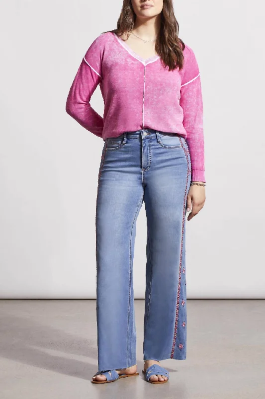 Brooke Hugging Jeans In Medium Wash