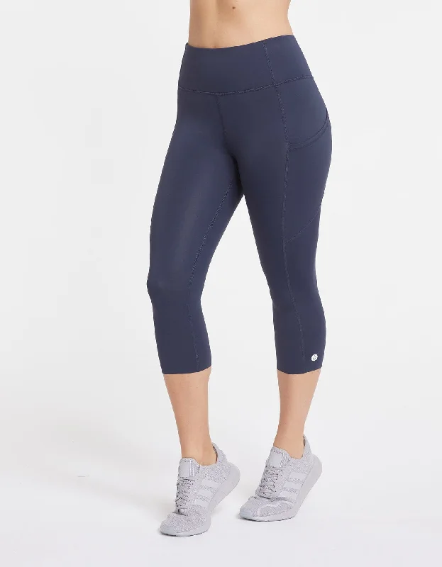 On The Move Essential Capri Leggings With Pockets UPF 50+ Luxe Performance Collection