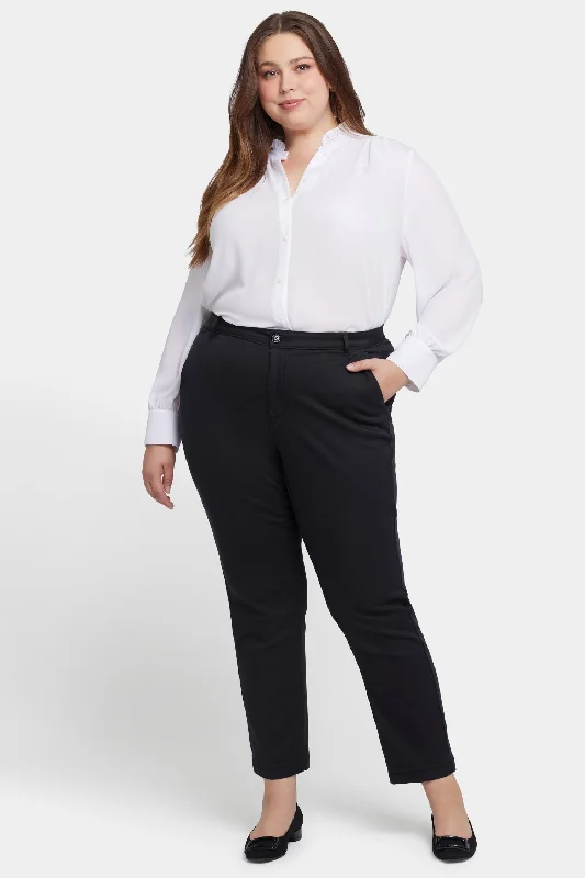 Sadie Slim Pants In Plus Size - Black